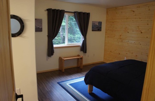 Bear Creek Cabin | Enjoy this Newly Constructed Luxury Suite surrounded by Alaska's Natural Beauty