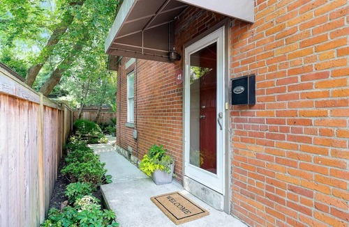 German Village Apartment | Enjoy your stay in this cozy, newly renovated condo in the heart of German Village