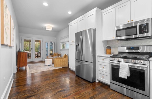 Decatur House | Entire Private Property – Sleeps 15, 3 Kings, Fenced Yards & Workspaces, Decatur