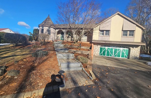 Dracut Apartment | Executive Suite with Kitchen, Bath & Parking
