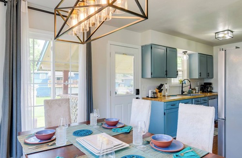 University Area Apartment | Explore Chugach & Beaches! Anchorage Adventure Pad