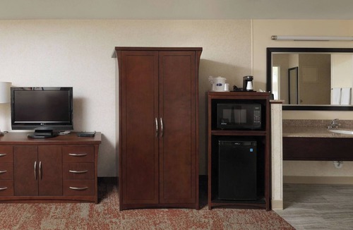 Rio Grande Hotel | Family Getaway Near City Center | Pool, Free Breakfast | 3 Pet-Friendly Units