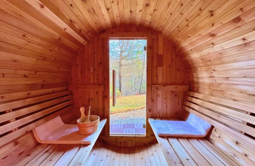 Otis Ski Chalet | Family Lake Retreat Sauna, Deck & Games
