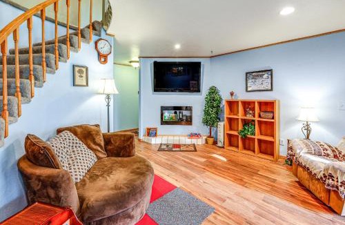 North Pole House | Family Retreat 2 Mi to Santa's House: Pets Welcome