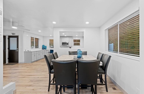 Olympus Cove House | Family Ski Oasis 7BR 16-Person Spa Mins to Skiing Home by RedAwning