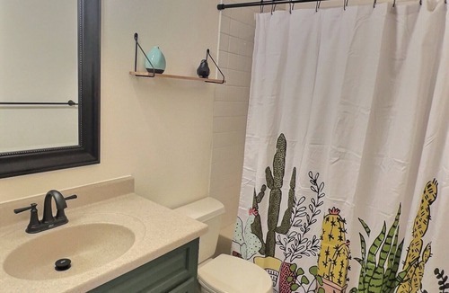 Valdez Apartment | Five minute walk to downtown and harborfront!