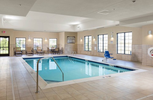 Polaris Apartment | Free Breakfast Buffet & Pool Access. King Studio Near THE Ohio State University.