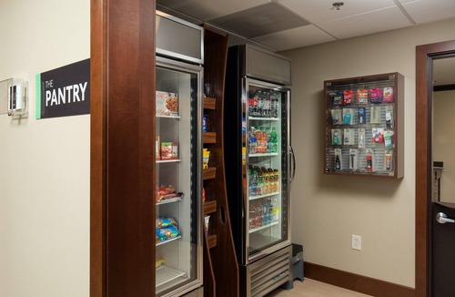 Polaris Apartment | Free Breakfast. Pool. Suite Near Ohio State University