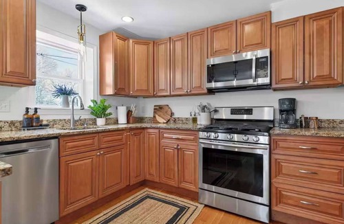 North Cambridge House | Free Parking Sleeps 10 3BD 3BA Amenities Holiday Home
