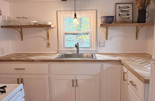 Cedar Bushes Cottage | Fresh Pond Cottage! A charming & peaceful getaway for couples or small families.
