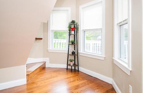 Milton Apartment | Generous 6BR Milton Getaway - Pet-Friendly Near I-93 & Blue Hills 172