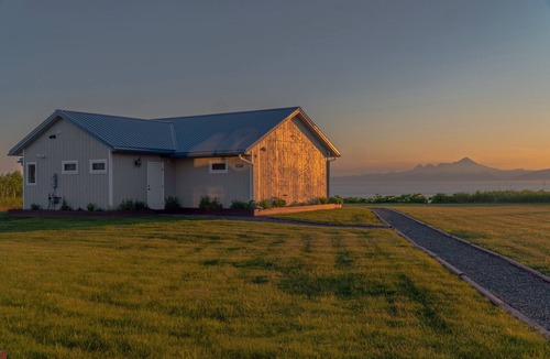 Happy Valley House | God's View on Cook Inlet in the heart of Alaska's playground.