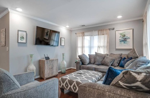Atlanta Bed & Breakfast | Gorgeous City Home!!! Sleeps 10!!