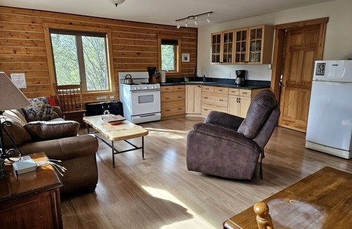 McCarthy House | Gorgeous Log Cabin with Incredible Views from the Private Deck in McCarthy, Alaska