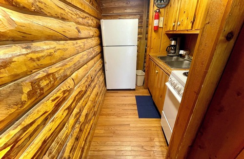 Deltana Cabin | Grizzly Grotto — Rustic Cabin with Sauna