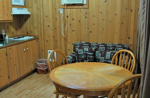 Cooper Landing Cabin | Gwin's Lodge Cedar Chalet #11