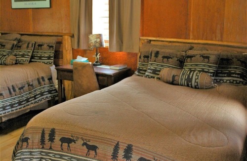Cooper Landing Cabin | Gwin's Lodge Willow Cabin #5