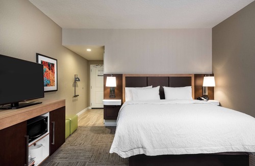 Interchange Square Hotel | Hampton Inn & Suites West Melbourne-Palm Bay Road