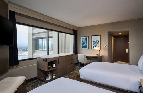 Downtown Anchorage Hotel | Hilton Anchorage