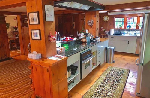 Bennington House | Historic 1769 Vermont Home Near Manchester