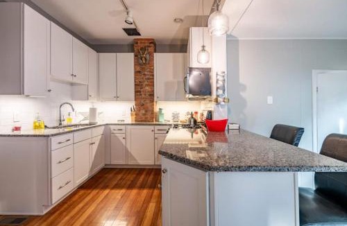 German Village House | Historic Comfy German Village Haus sleeps6petsOK