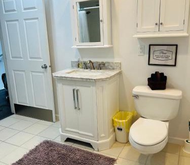 Northeast Anchorage House | Hot Tub Stunning Mountain Views 2 kitchens 4 bedroom 2 bathroom