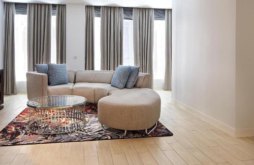 Peachtree Center Hotel | Hotel Indigo Atlanta Downtown by IHG