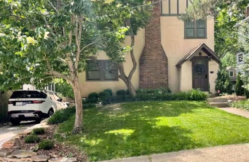 Mount Lookout House | Hyde Park Hideaway Private Lane, Patio & Parking