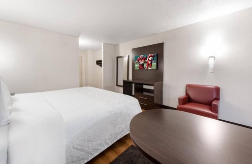 Crosswoods Hotel | Ideal Room for Family Travelers – Pet-Friendly + Great Location Near Highbanks