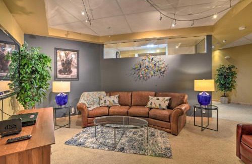Downtown Anchorage House | Idyllic Dtwn Anchorage Condo w/Fireplace!