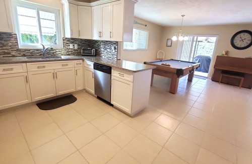 Satellite Beach House | Immaculate beach house, just renovated, heated pool - 5 min bike ride to beach