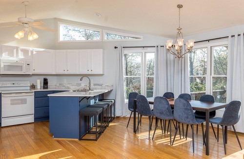 Massanutten House | In home Games, Gym, & Movie Room+FREE Pool Access!