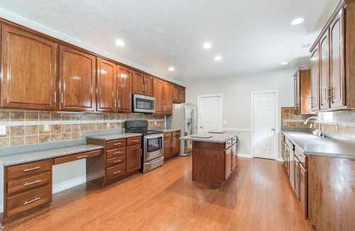 Westfield House | Incredibly Spacious Carmel Home with Fully Equipped Kitchen - 4700 Sq Ft! Sleeps 15! Pet Friendly! home