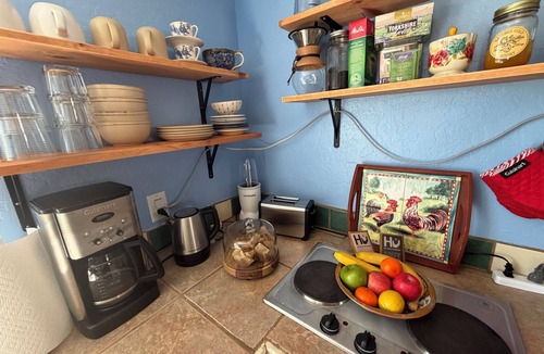Cortez Cottage | Jill's place is Cozy 2 bedroom cottage on a quiet dead end road, near Cortez.