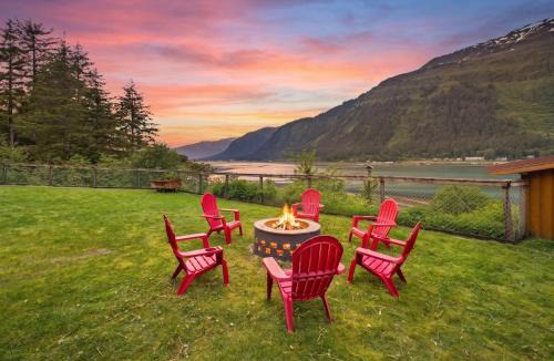 West Juneau House | Juneaus Ultimate Gathering Place 7BR, Ocean Views