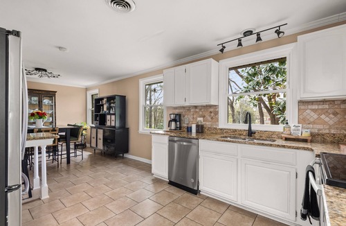 Nashville House | Karaoke Lounge · 4BR Sleeps 9 · Dog-Friendly