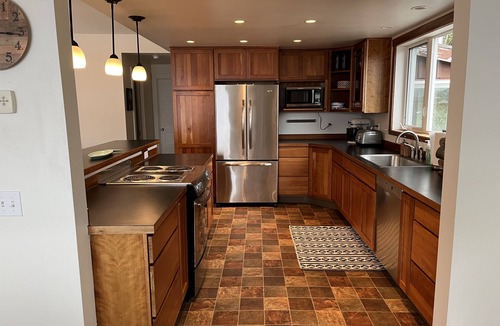 Ketchikan Cabin | Ketchikan Home - 5 min walk to downtown! - Amazing views!