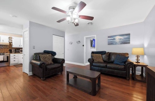 Johnstown House | King Bed | Bunk | Garage | 10 Mins to Intel | Yard