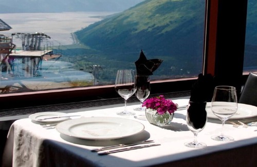 Alyeska Apartment | King bed-Ensuite Bath-Garden View-Coach Room
