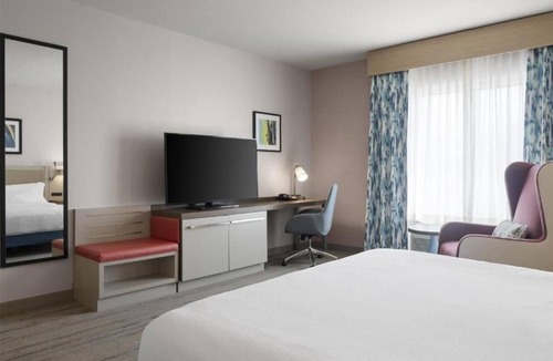 Albuquerque Hotel | King Junior Suite + Sofa bed | Breakfast Included, Fitness and Indoor Pool