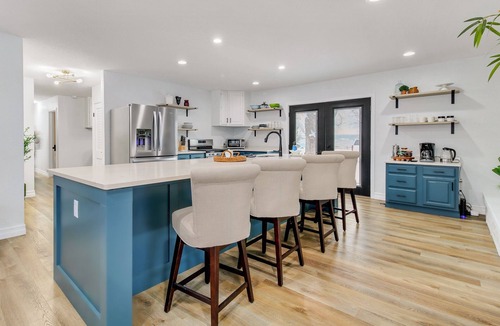 Leesburg House | Lake and marina 5 minutes away Large family friendly Cozy home with country feel