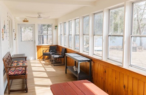 Bethlehem Village Cottage | Lakefront Charming Cottage Retreat