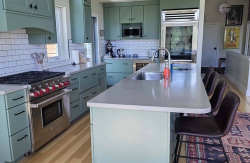 Homer House | Lakeshore Lodging 3 Bedroom Home