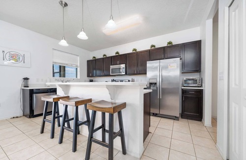 Crystal Cove House | Lakeview 7BR Getaway, Pool, Great Location