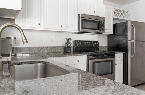 Piedmont Heights Apartment | Landing | Spectacular 2BD, Courtyard, Gym