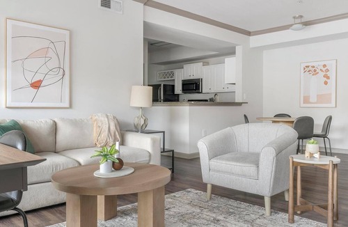 Piedmont Heights Apartment | Landing | Modern 2BD, Gym, Pool