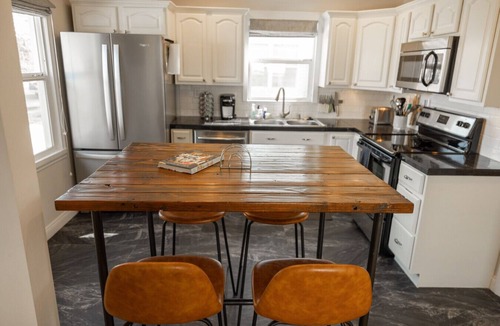 South Salt Lake House | Last-Minute Downtown SLC Stay: Family Home w/Yard