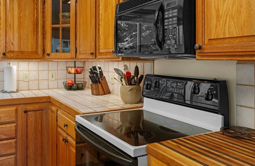 Lazy Acres House | Lionhead Retreat - A wonderful home located outside of West Yellowstone