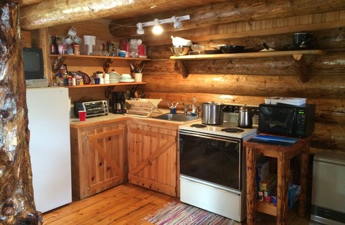 Sterling Cabin | Log Cabin W Bedroom Loft, Seperate private Bath House and Boat House