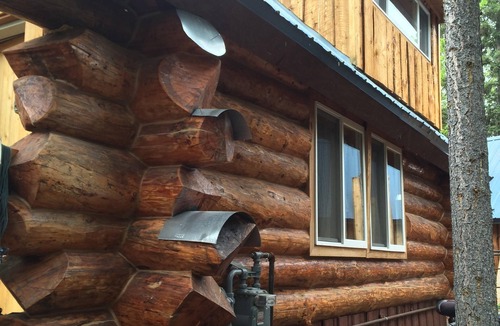 Sterling Cabin | Log Cabin W Bedroom Loft, Seperate private Bath House and Boat House